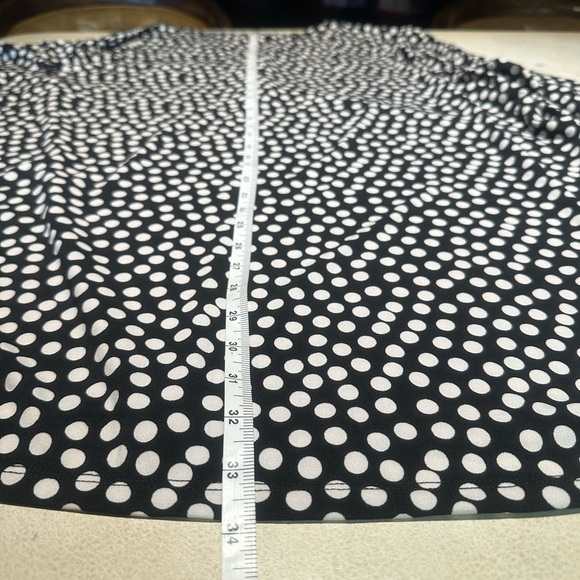 EVANS Black & White Polka Dot V Neck Blouse Size 26/28 or 4/5X Plus Size NWT - Picture 9 of 9